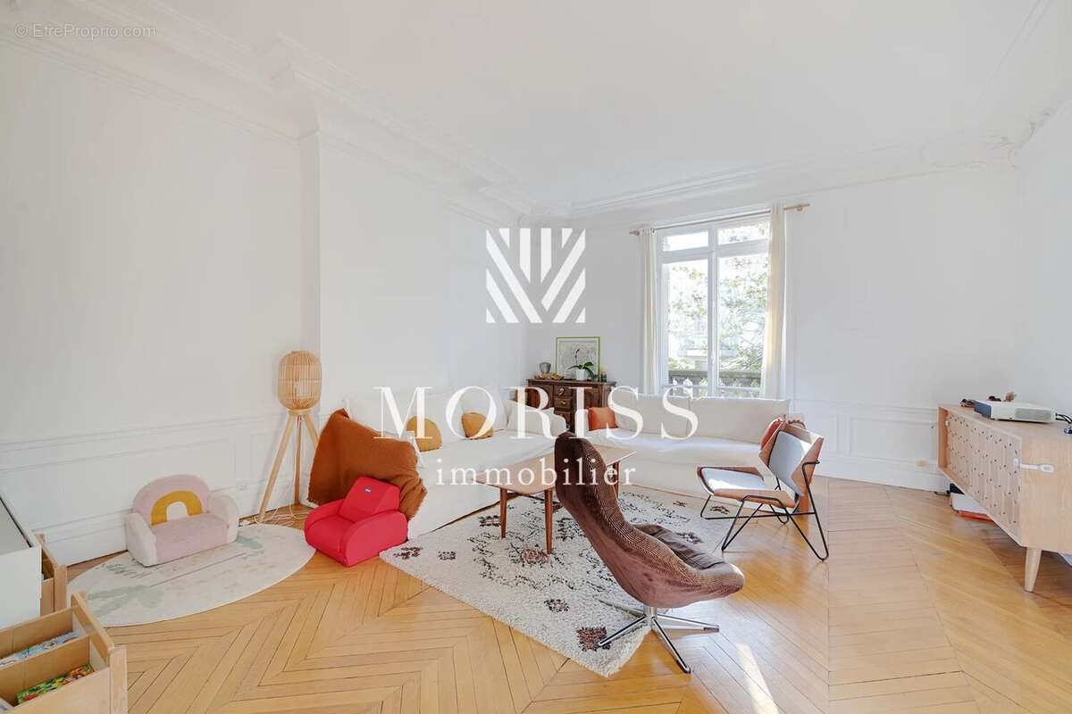 Appartement à CHARENTON-LE-PONT