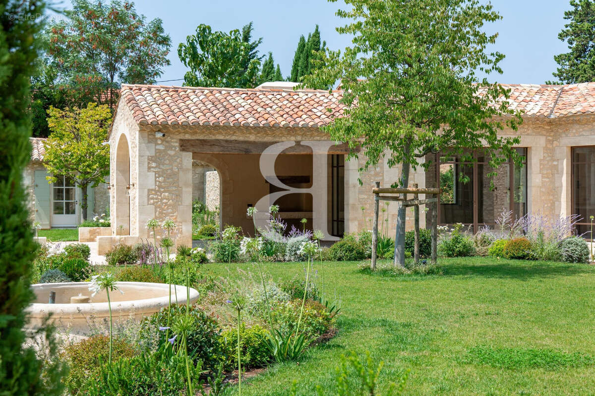Maison 505 m² à Saint-Remy-De-Provence  - photo 9