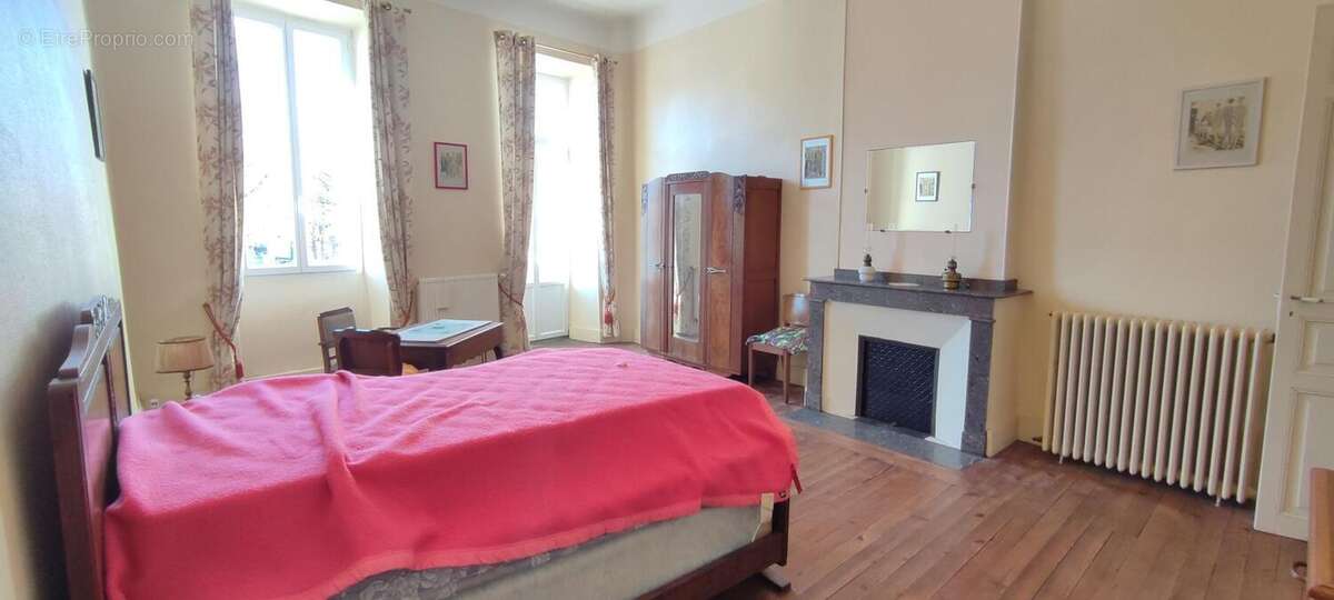 Maison à VIC-EN-BIGORRE