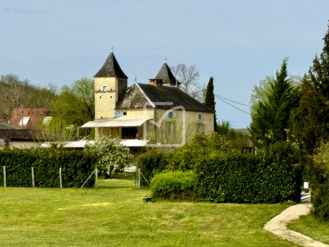 Maison à GOURDON