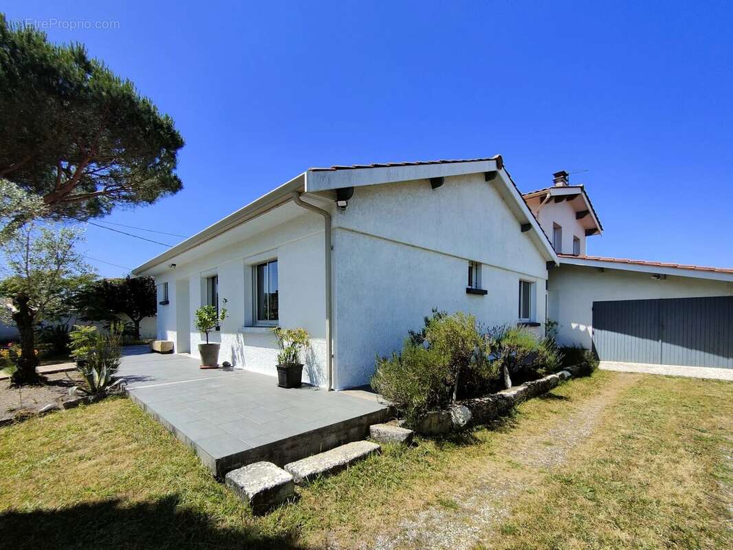 Maison à MARTILLAC