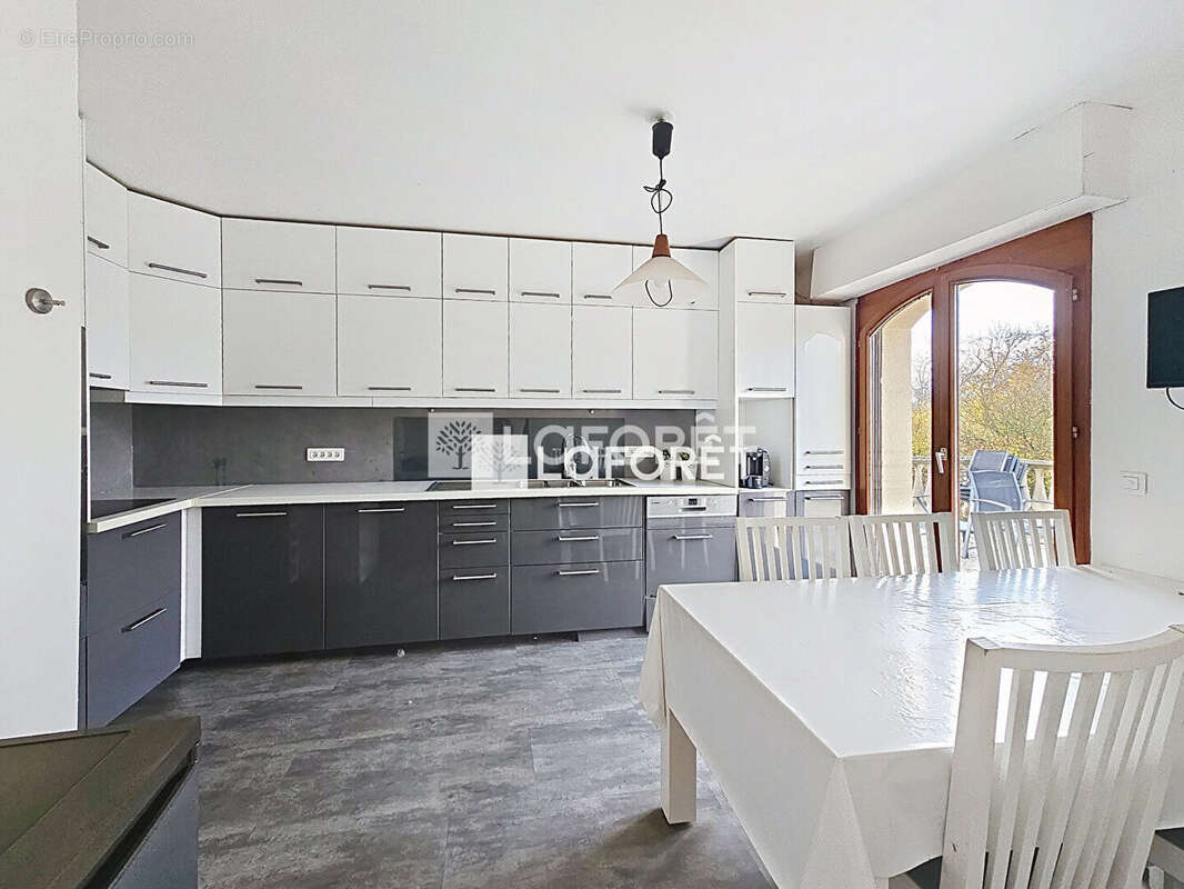 Maison à EVRY-GREGY-SUR-YERRE