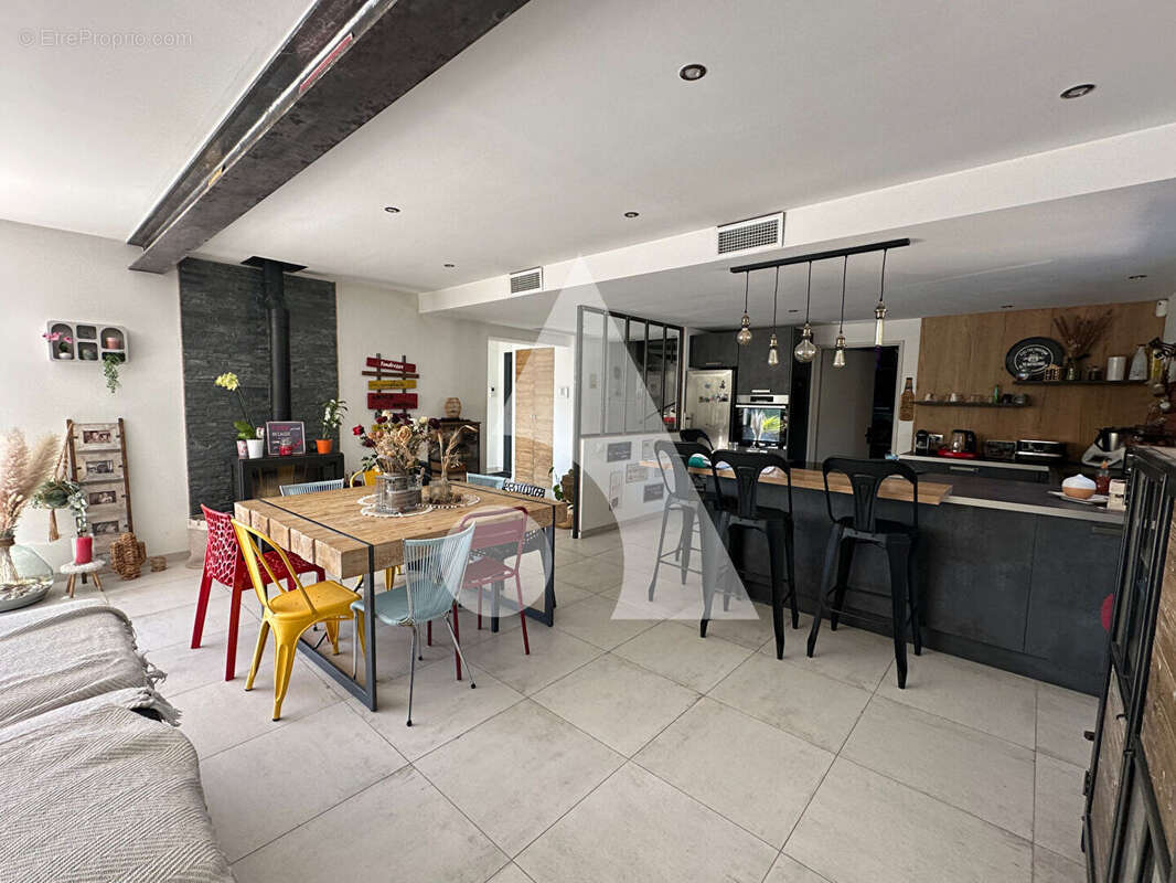 Maison à SAINT-MAXIMIN-LA-SAINTE-BAUME