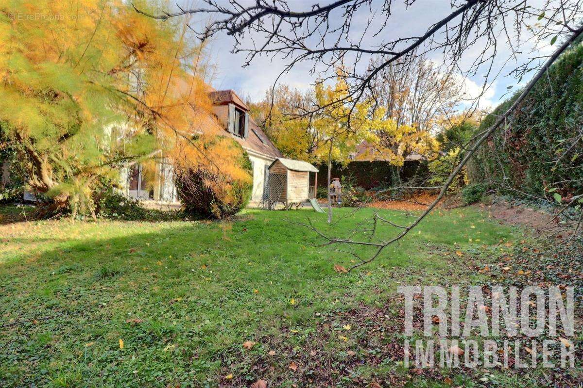 Maison à MORAINVILLIERS