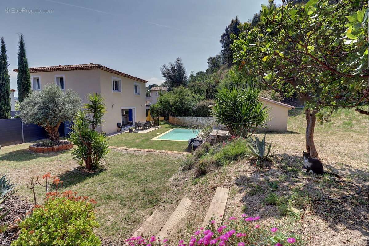 Maison à PEGOMAS