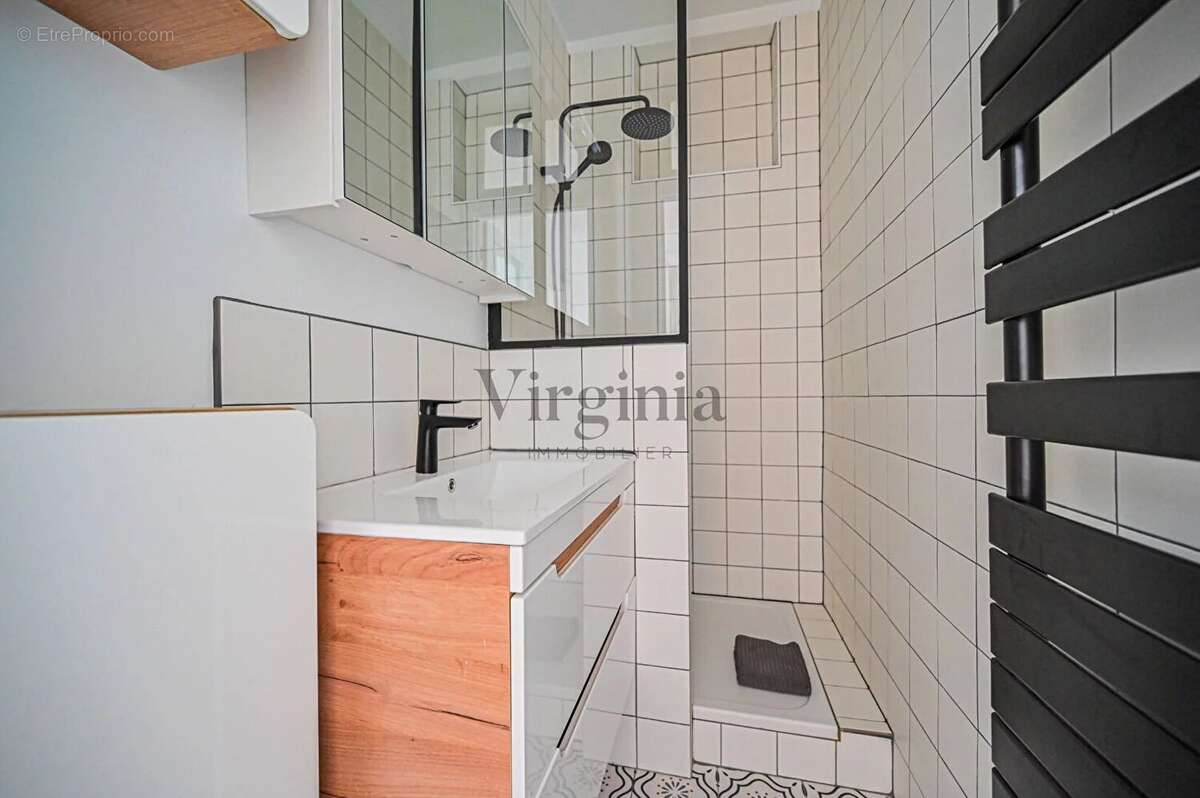 Appartement à CHARENTON-LE-PONT