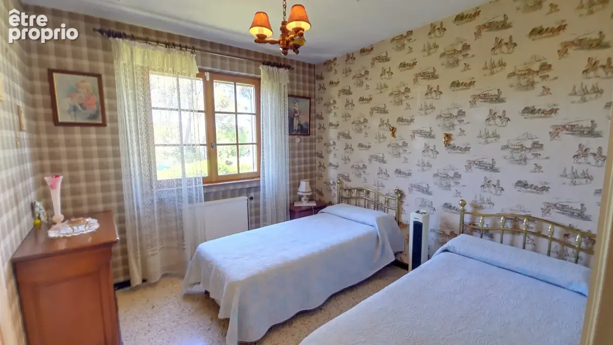 SOUS OFFRE D'ACHAT - EXCLUSIVITE ! MOUGINS maison 5 pièces de 137 m2 sur un terrain de 1.475 m2 - photo 10