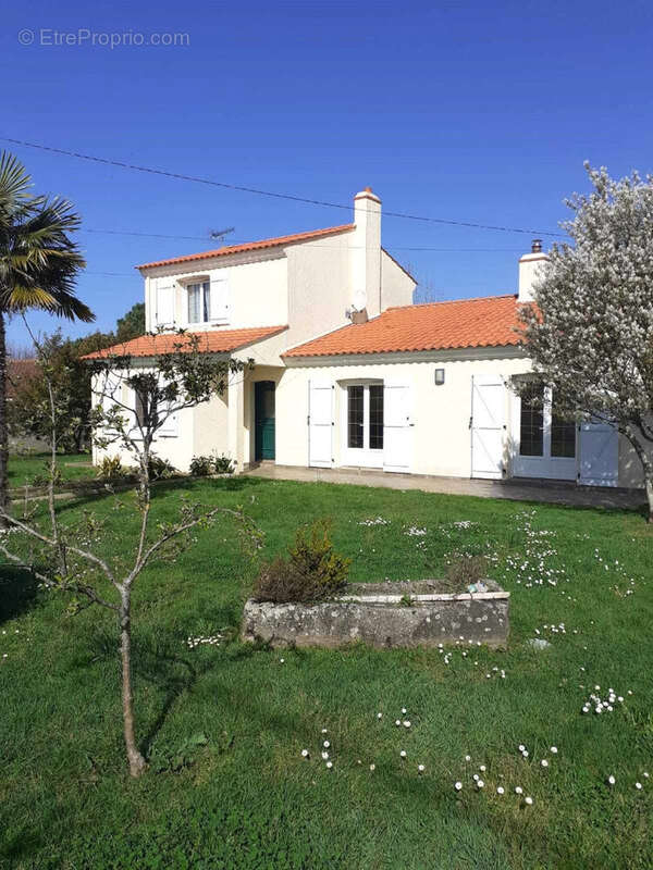 Maison à TALMONT-SAINT-HILAIRE