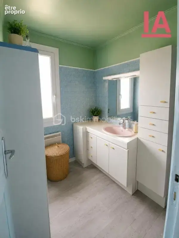 Maison familiale avec grand terrain, garage et dépendance - photo 27