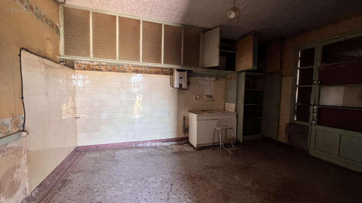St Sulpice et Cameyrac- Propriété à rénover 300 m2 hab+ Grange sur 5 hectares - photo 11