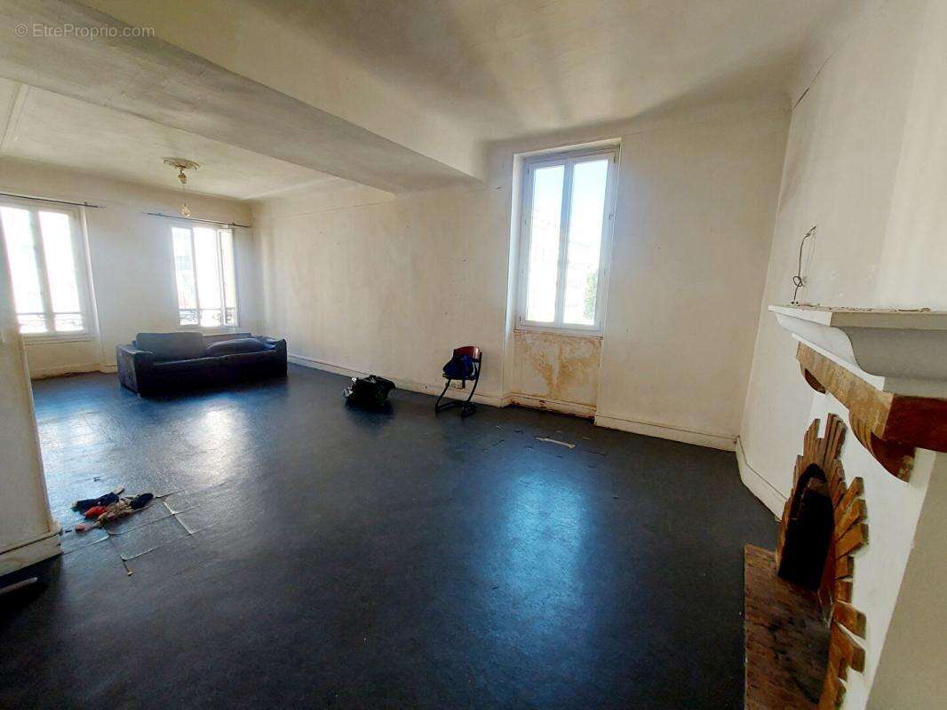 Appartement à MARSEILLE-6E