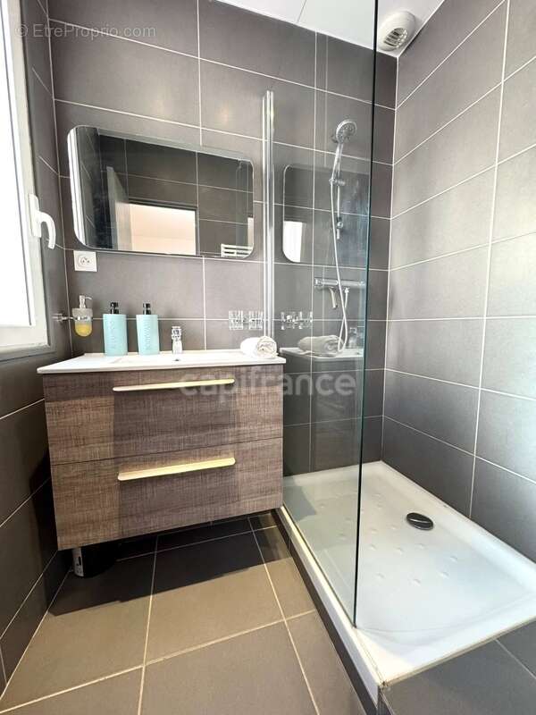 Cannes Centre appartement 3 pièces – terrasse – 2 chambres – Potentiel investissement locatif - photo 11