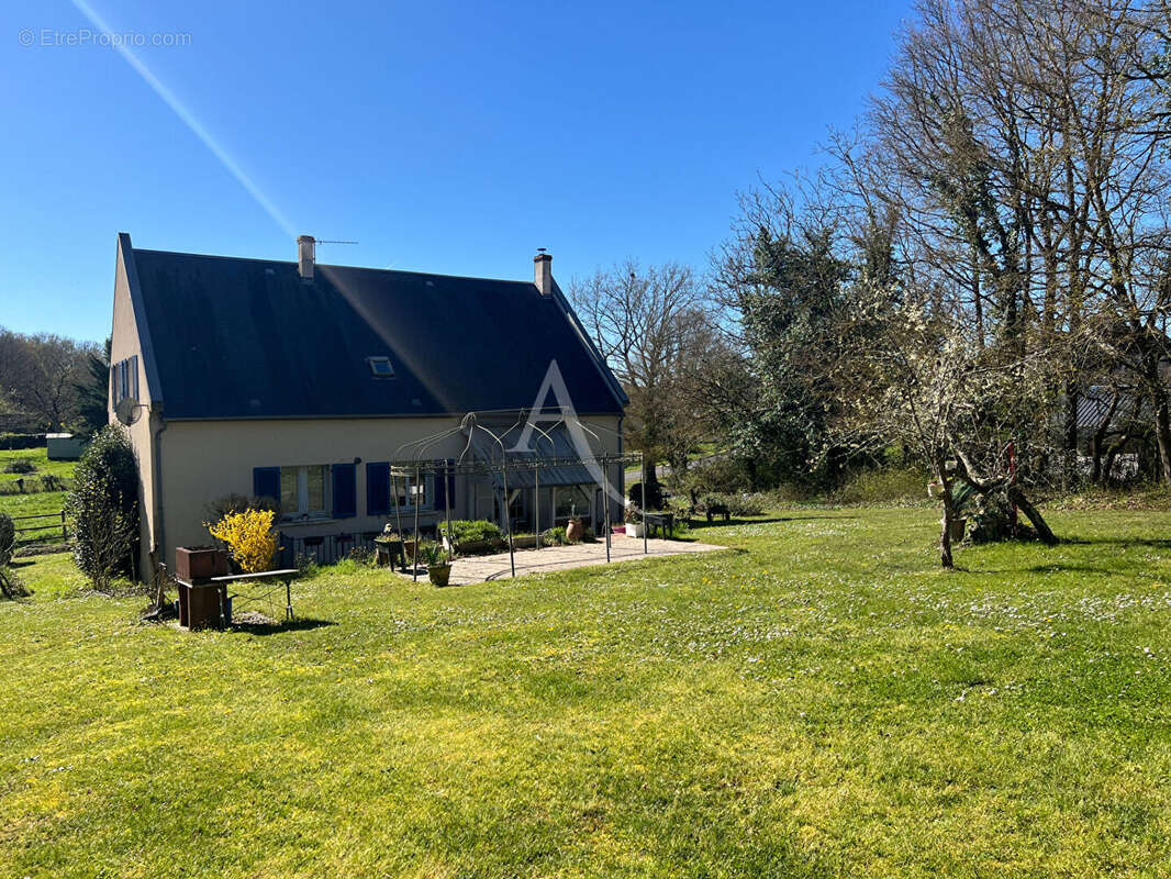 Maison Saint Julien De Chedon - 166 m² - photo 14
