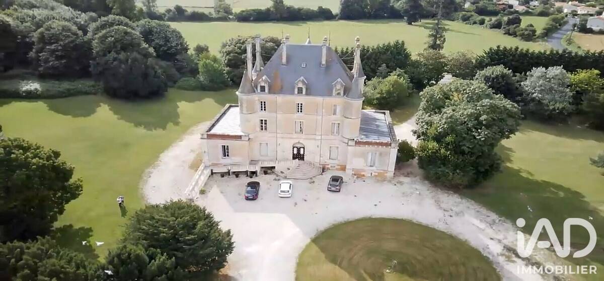 Photo 1 - Autre à CHANTONNAY