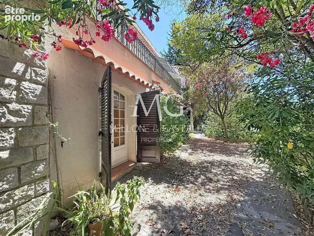 Villa à rénover au Coeur du Petit Juas - photo 5