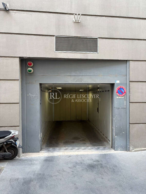 Parking à LYON-2E