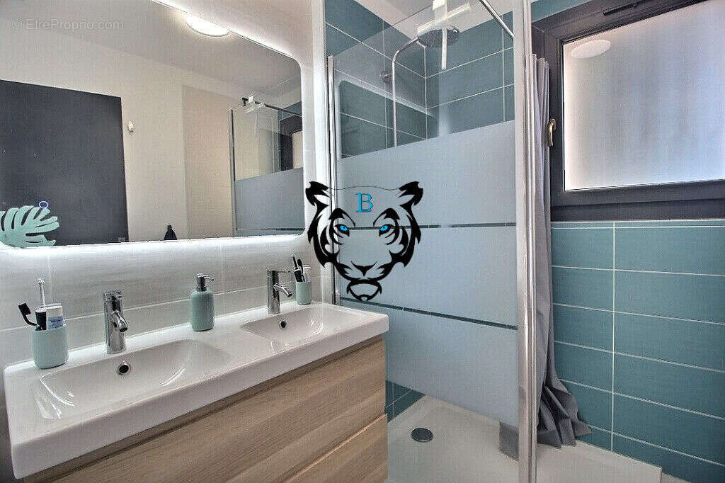 Maison à ROQUEBRUNE-SUR-ARGENS