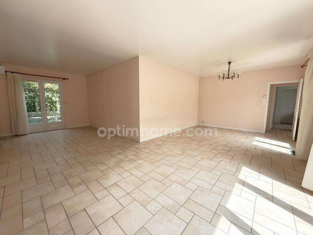 Maison 121m2 - 3 chambres - garage - jardin - photo 3