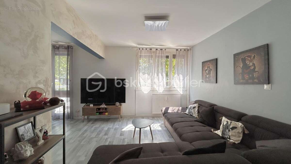 Spacieux T5 de 105 m² avec place de parking et cave – Résidence sécurisée - photo 6
