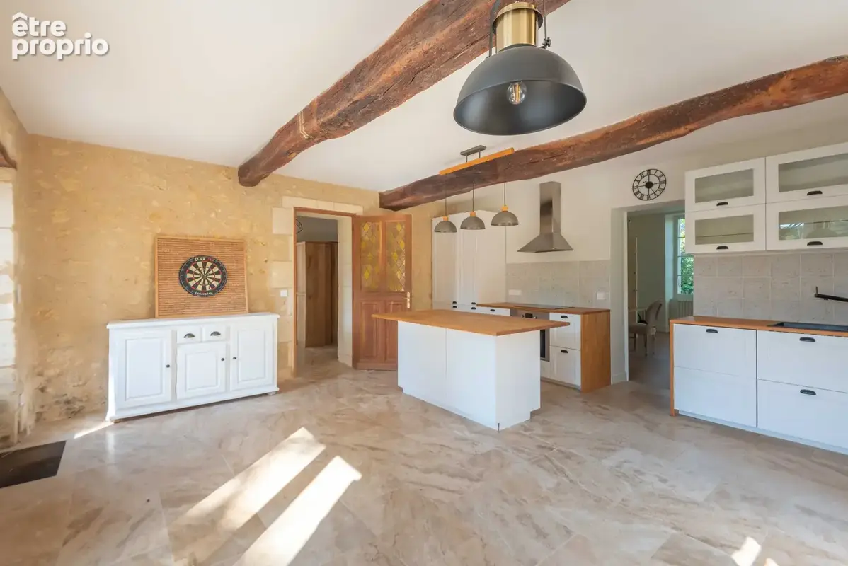Propriete en pierre - 258 m2 + dependances - 4 ch - terrain de 9140 m2 - photo 14