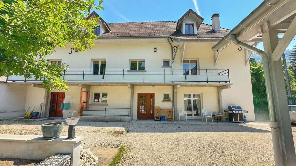 Maison à SAINT-BUEIL