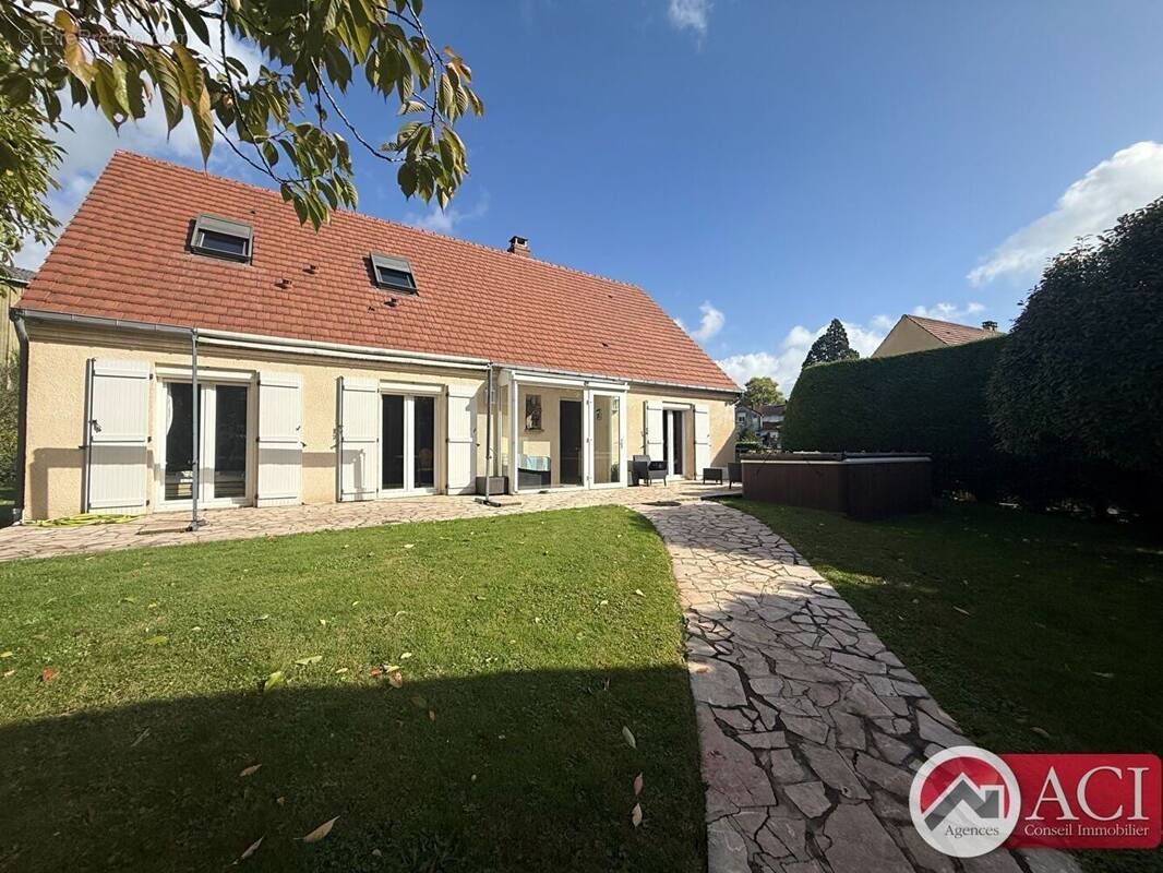 Maison à BORNEL