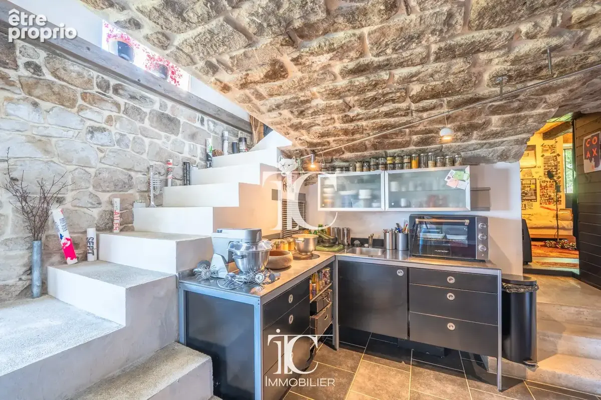 Chambonas 07140 - maison de hameau en pierres 109m² - 2 chambres - 2842m² de terrain attenant et non attenant - photo 7