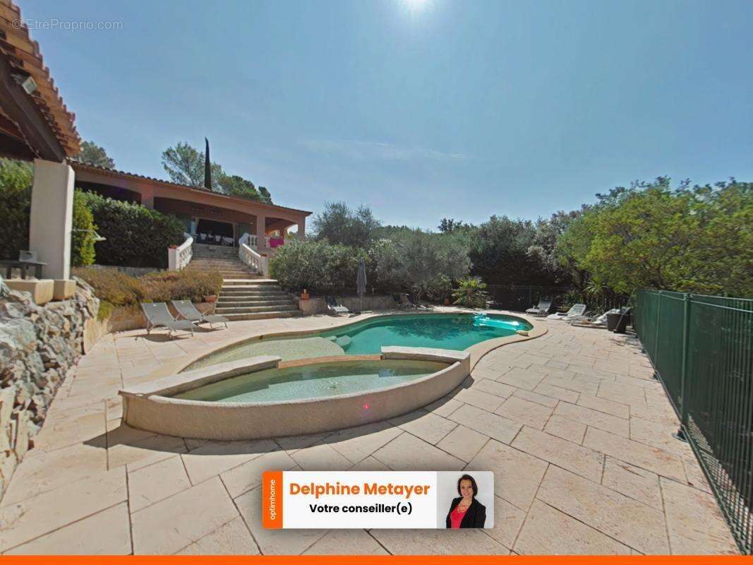 Lorgues (83510) – Elégance Provençale, Vue Panoramique & Piscine - photo 19