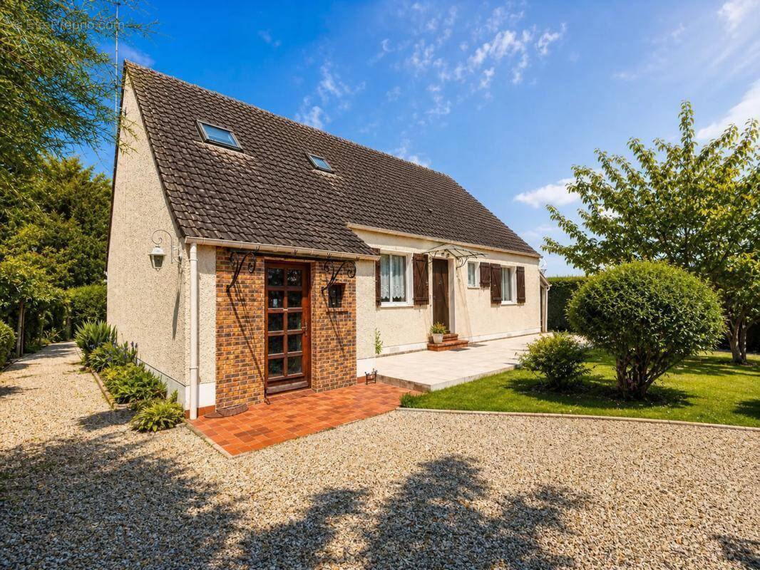 Maison à VILLENEUVE-LES-BORDES
