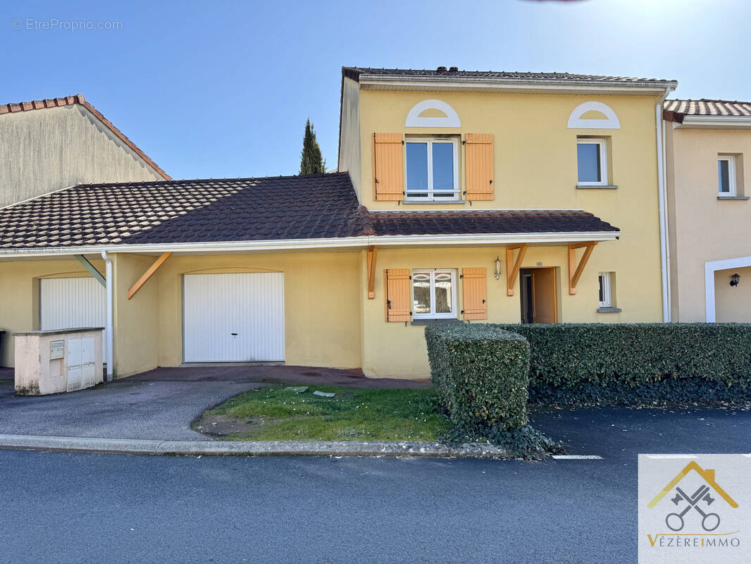 Maison à OBJAT