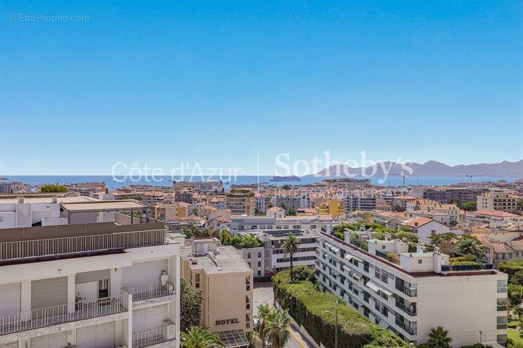 Penthouse duplex avec terrasse de 69 m² et vue mer panoramique à Cannes Montfleury - photo 2