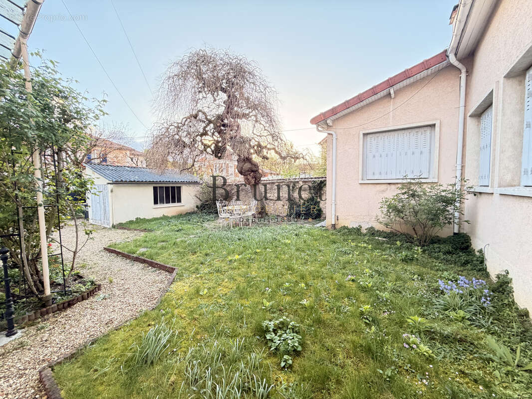 Maison à SAINT-MAUR-DES-FOSSES