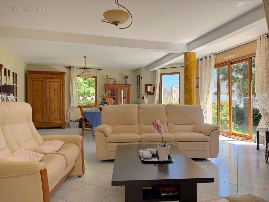 Maison 161 m² à Bain-De-Bretagne  - photo 6
