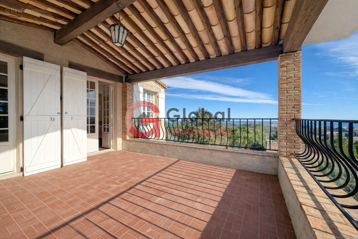 Maison à LA GAUDE