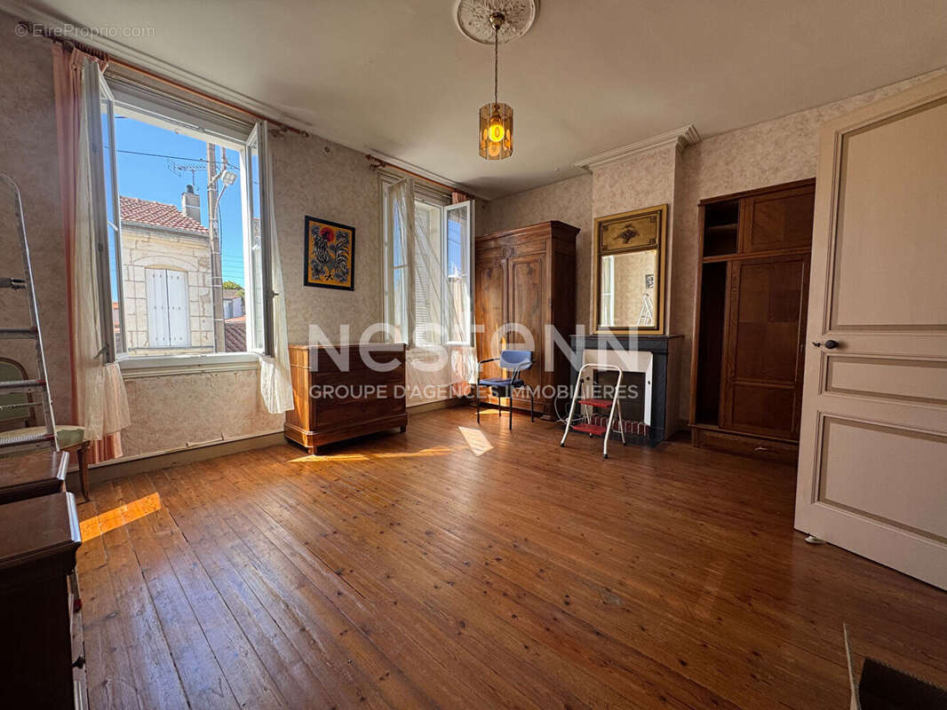 Proche Centre-Ville : Maison de 155m² 4 chambres avec jardin et cave - photo 6