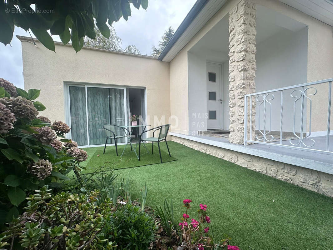 Maison à VOUVRAY-SUR-LOIR