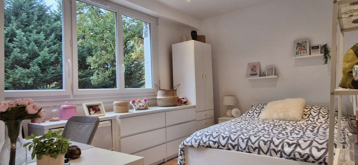 Appartement à AVRILLE