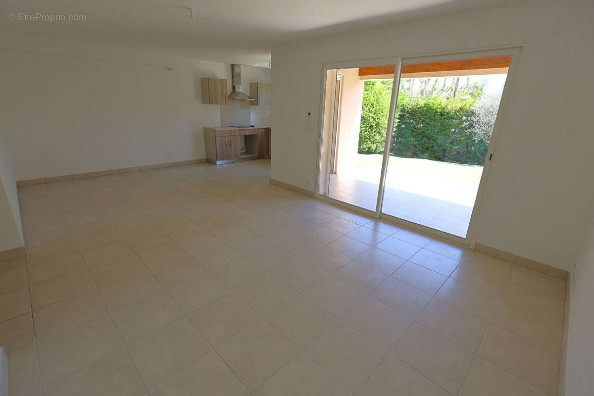 Villa récente Spéracèdes 99 m² avec jardin - photo 9