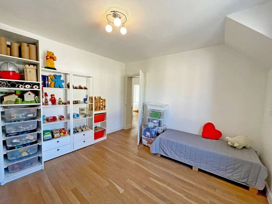 Maison à MONTSAUCHE-LES-SETTONS