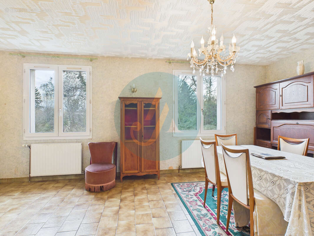Maison à FAVERELLES