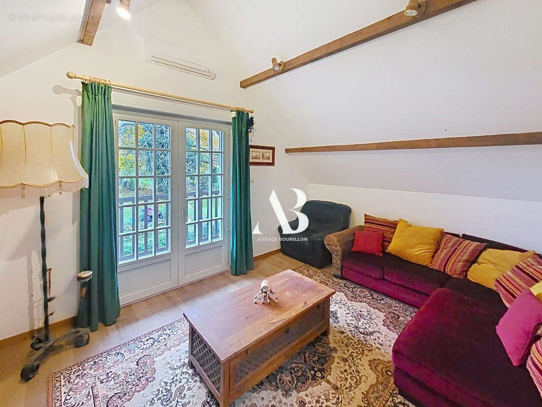 Maison familiale 7 pièces, 204 m2 sur un magnifique terrain de plus de 4 000 m2 - photo 8