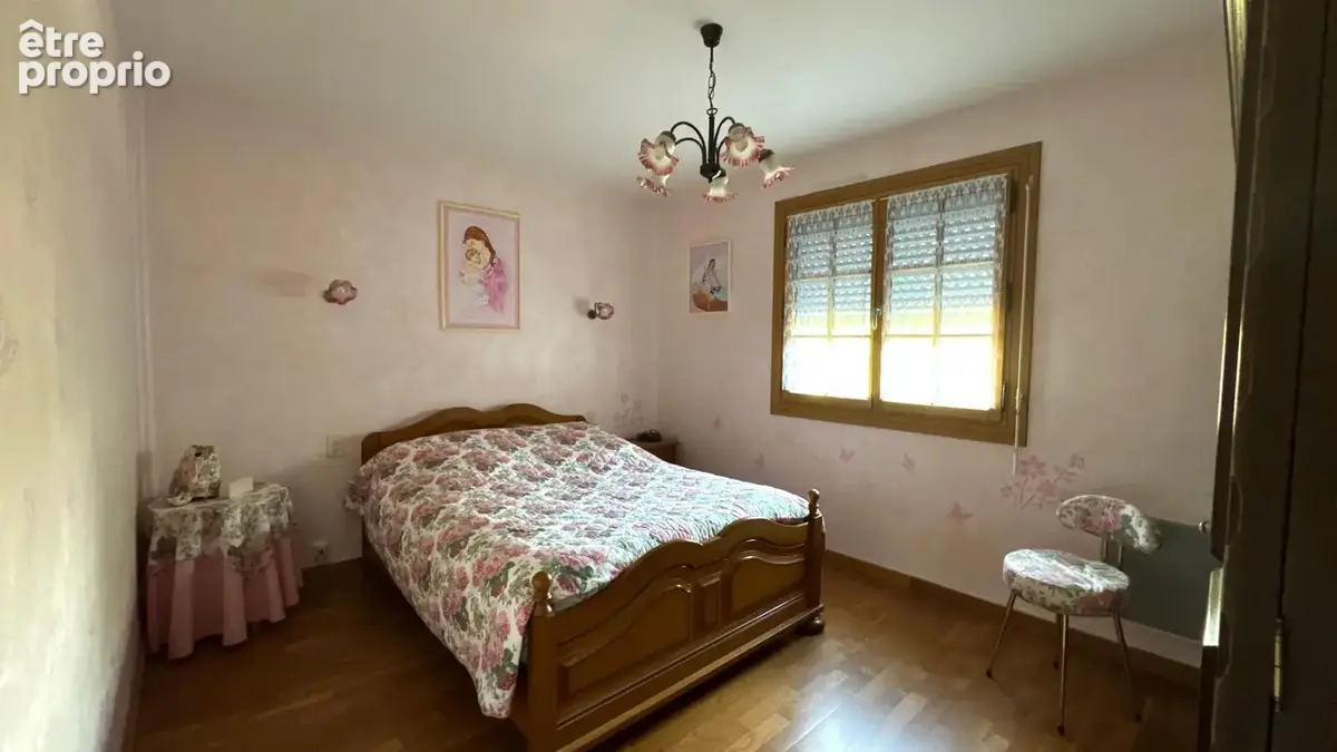 Maison familiale de 247 m² à vendre à Roz-sur-Couesnon - 7 chambres - Terrain de 2 000 m² - Proche bourg et commerces - photo 8