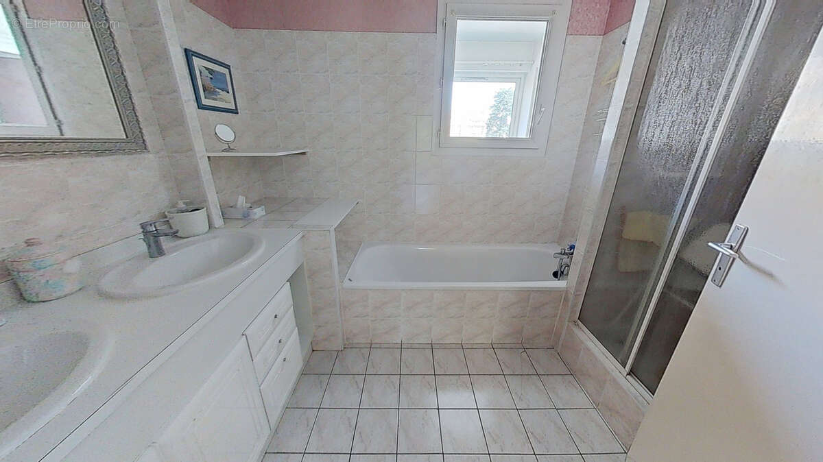 Appartement à CRAPONNE