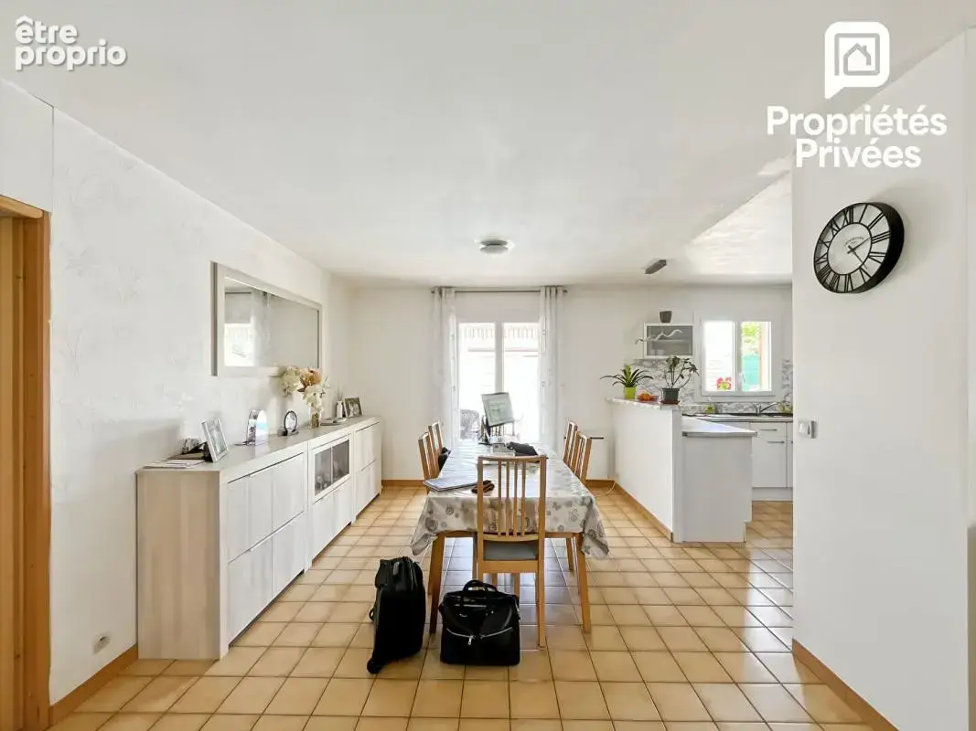 Maison familiale 4 chambres avec piscine - Terrain de 676 m² - photo 12