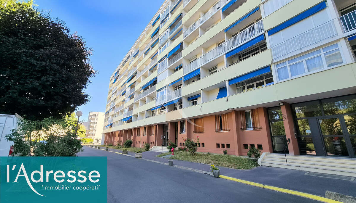 Appartement familial avec ravalement voté et entièrement financé par le vendeur à Savigny-sur-Orge. - photo 3