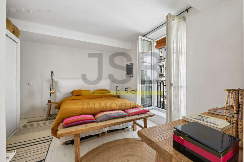 Appartement à PARIS-2E