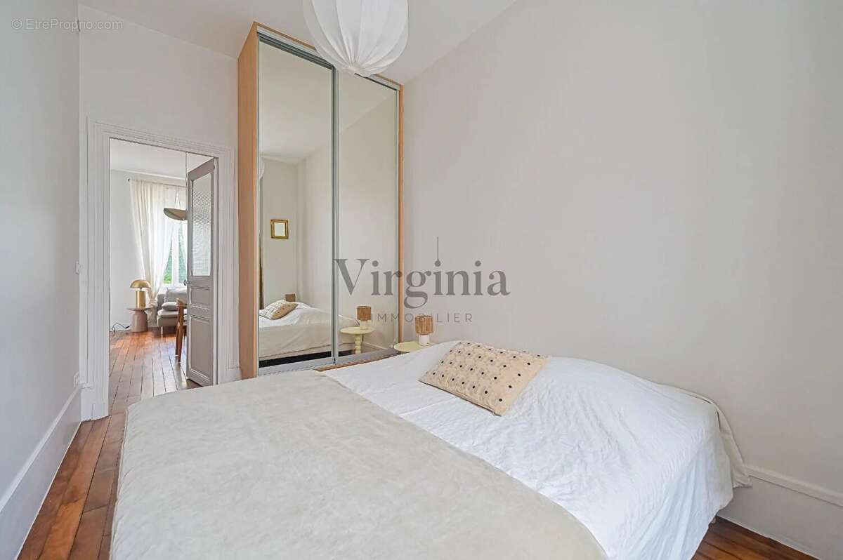 Appartement à CHARENTON-LE-PONT