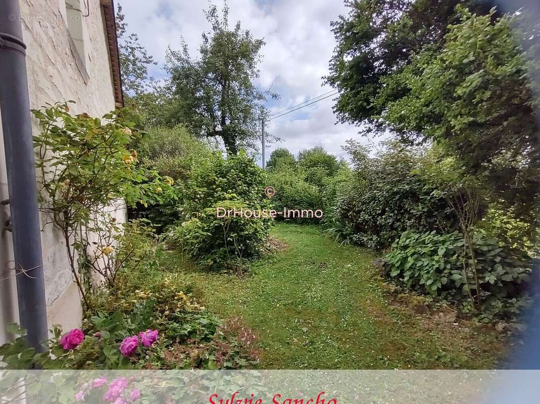 Maison à PELLEVOISIN