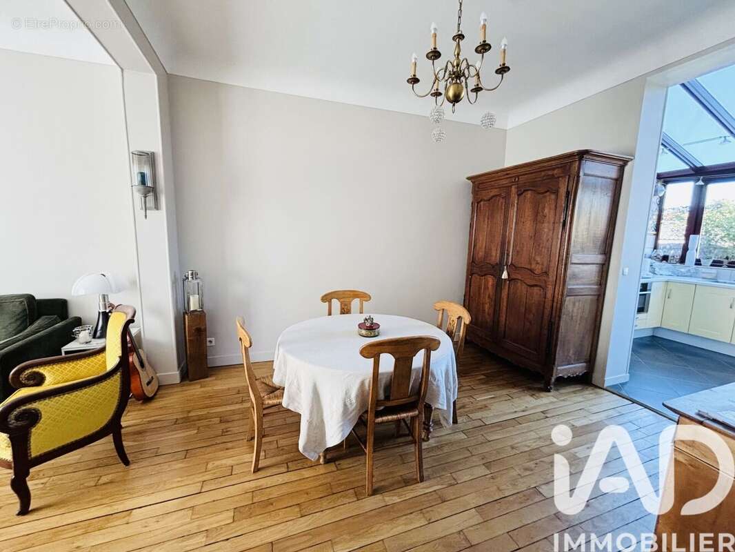 Photo 2 - Maison à COMPIEGNE