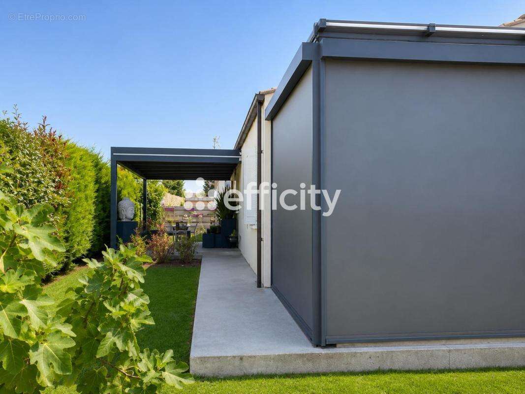 Maison 108 m² à Semussac  - photo 23